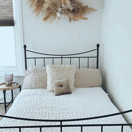 Southsea Homestays - Three Bedroom Home, Sleeps 8 - With Garden & Hot Tub Πόρτσμουθ Εξωτερικό φωτογραφία